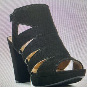 Etta Sandal from Naturalizer